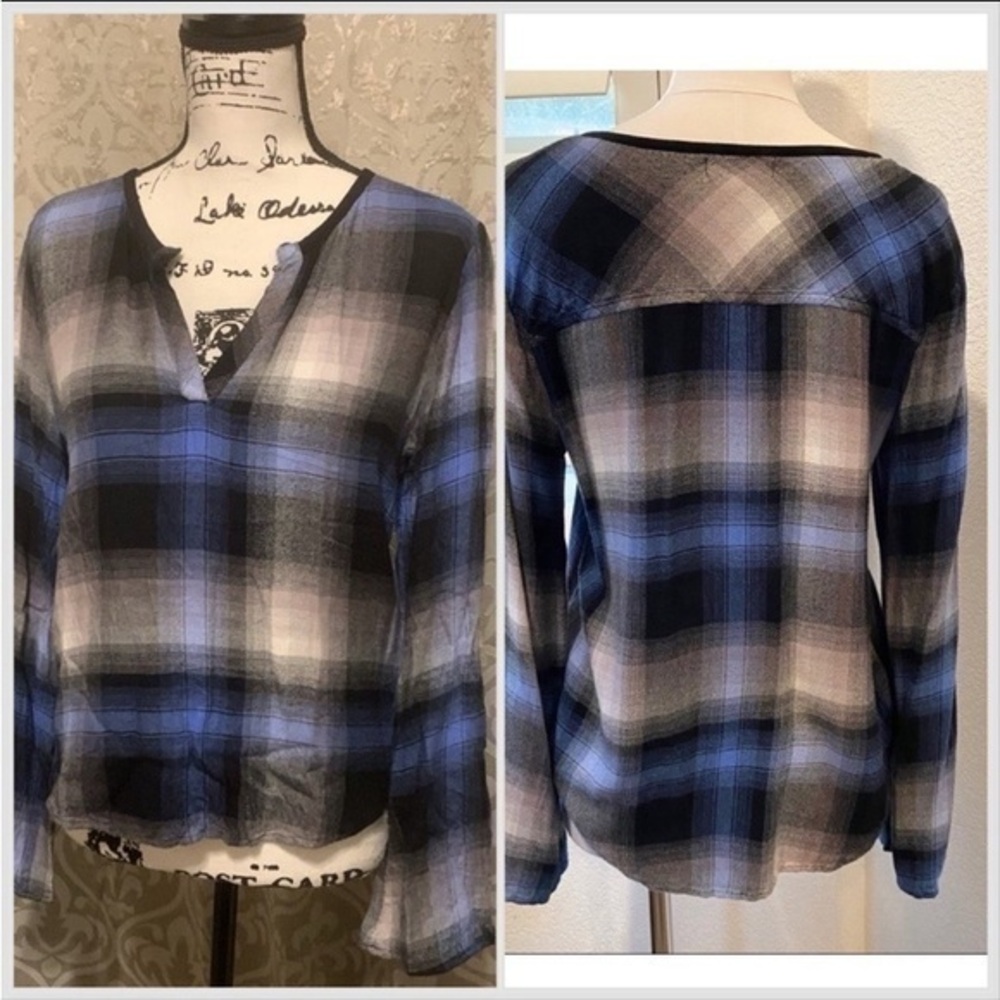 Cloth & Stone lightweight soft top. Loose fit size XS could